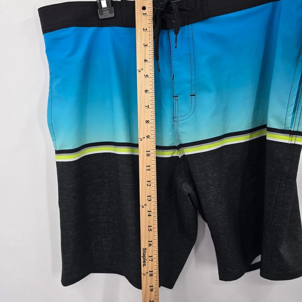 NWT‎ Burnside Men's Blue Gradient Board Shorts Quick Dry Stretch Size 34
